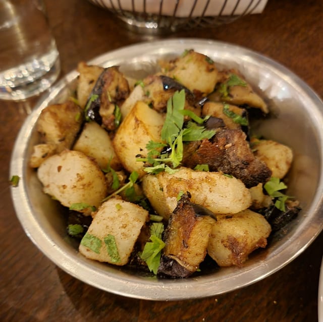 Bengan Aloo.